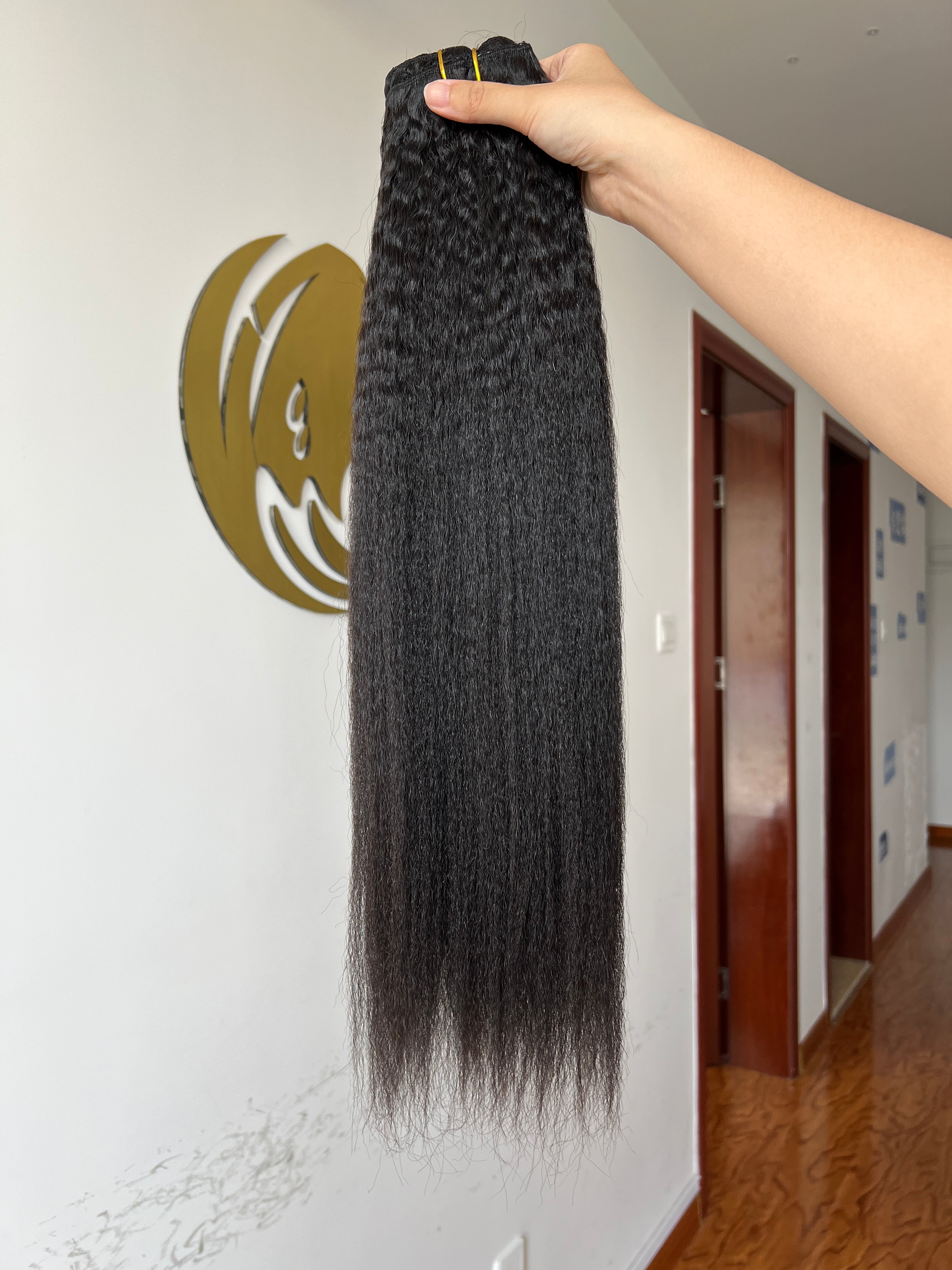 Clip-in Hair Kinky Straight – Natural Blowout Texture