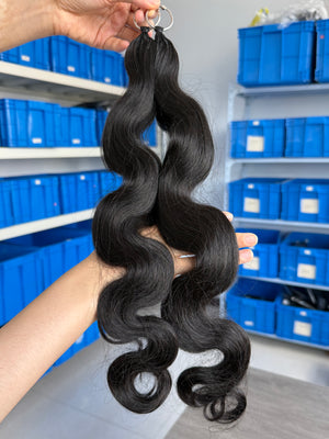 Close-up of knotless pre-separated crochet hair extensions body wave – natural look, quick install, tangle-free