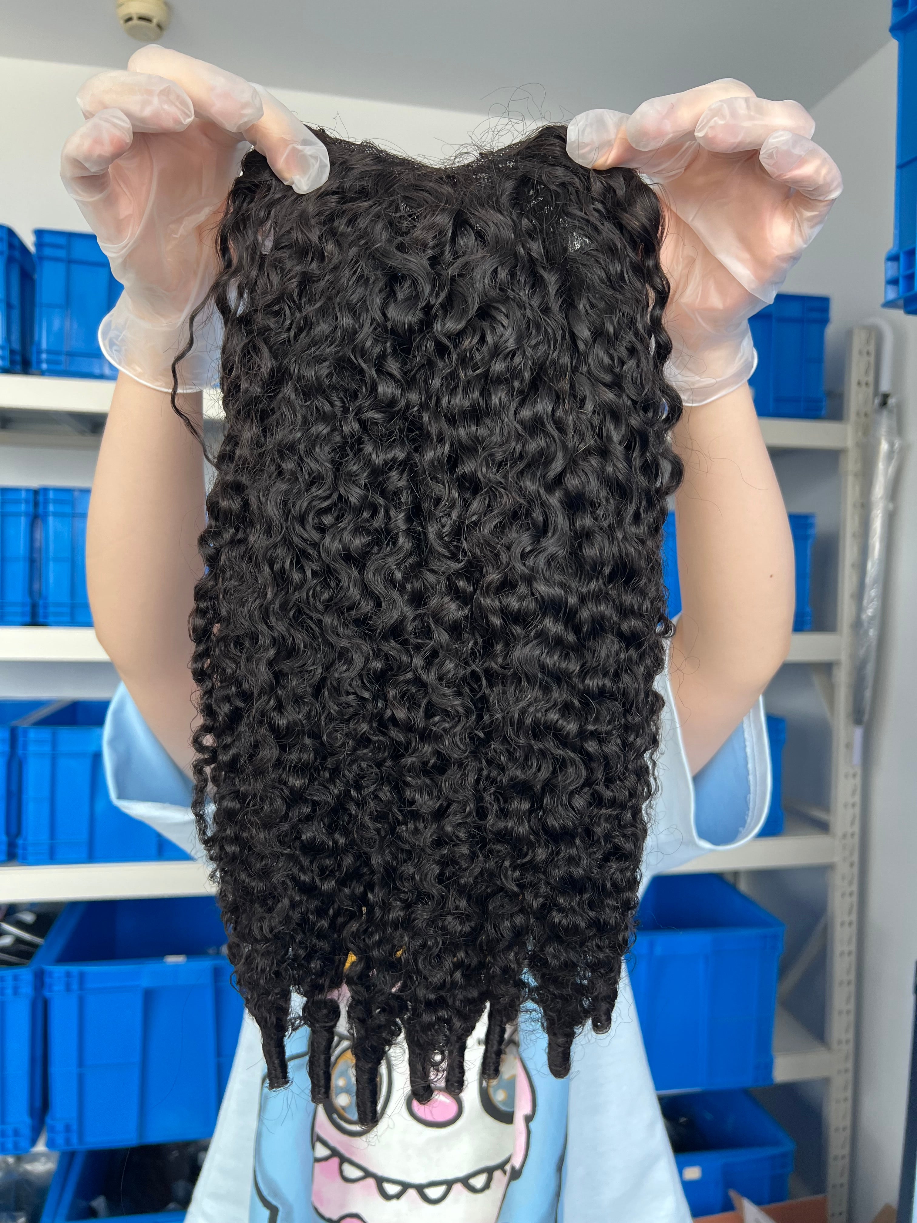 Frontal view of V-part Wig Pixie Curly – Short & Playful, Easy Styling