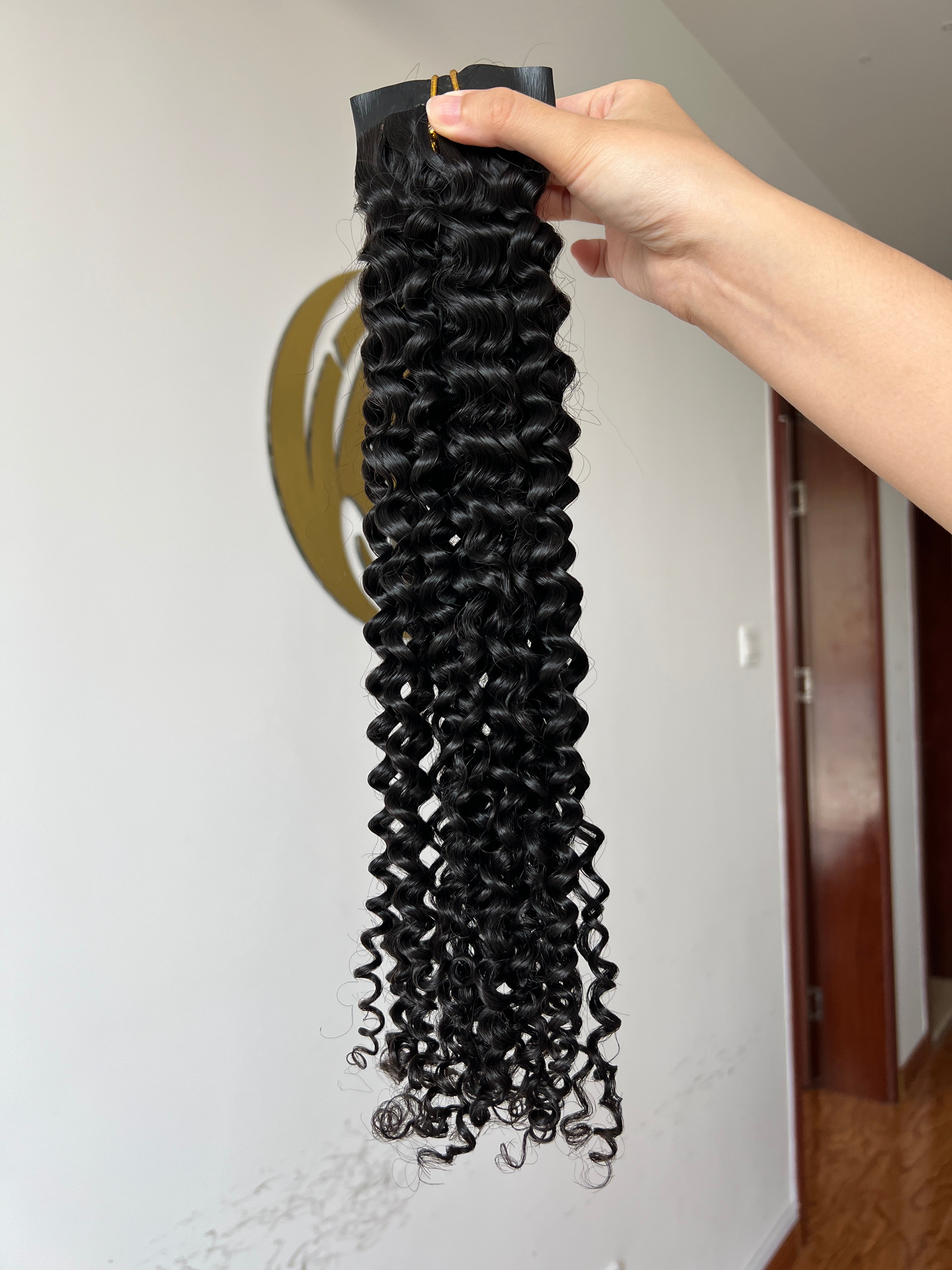 Seamless Clip-in Hair Extensions Deep Curly – Voluminous Defined Curls