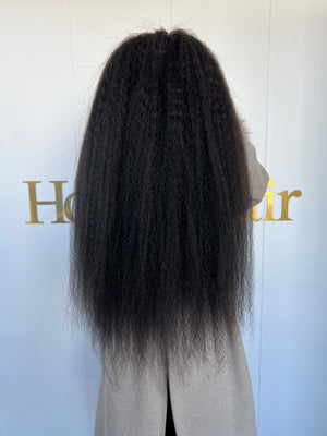 Frontal view of V-part Wig Kinky Straight – Natural Blowout Texture