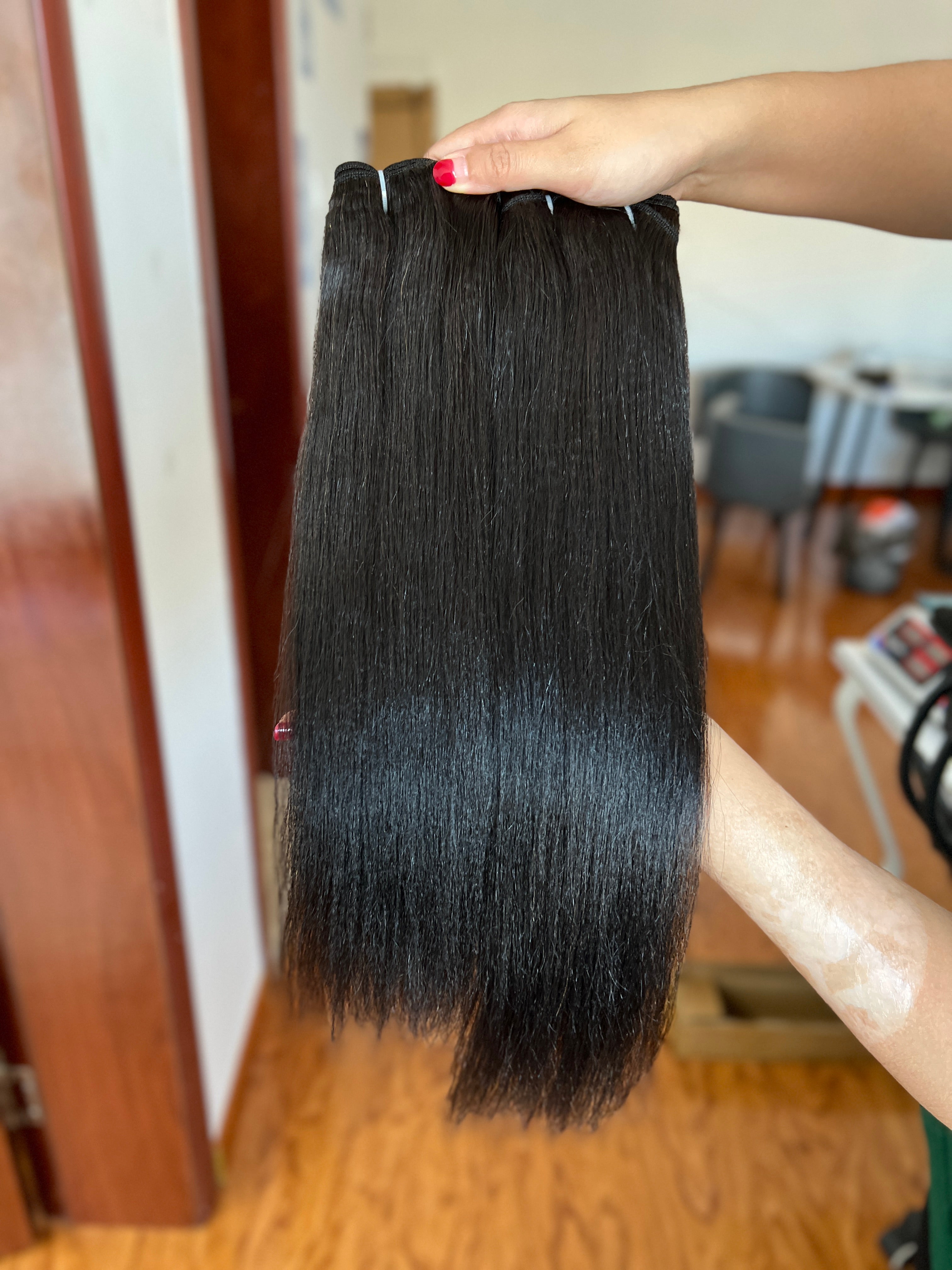 Clip-in Hair Light Yaki – Relaxed Straight, Natural Texture