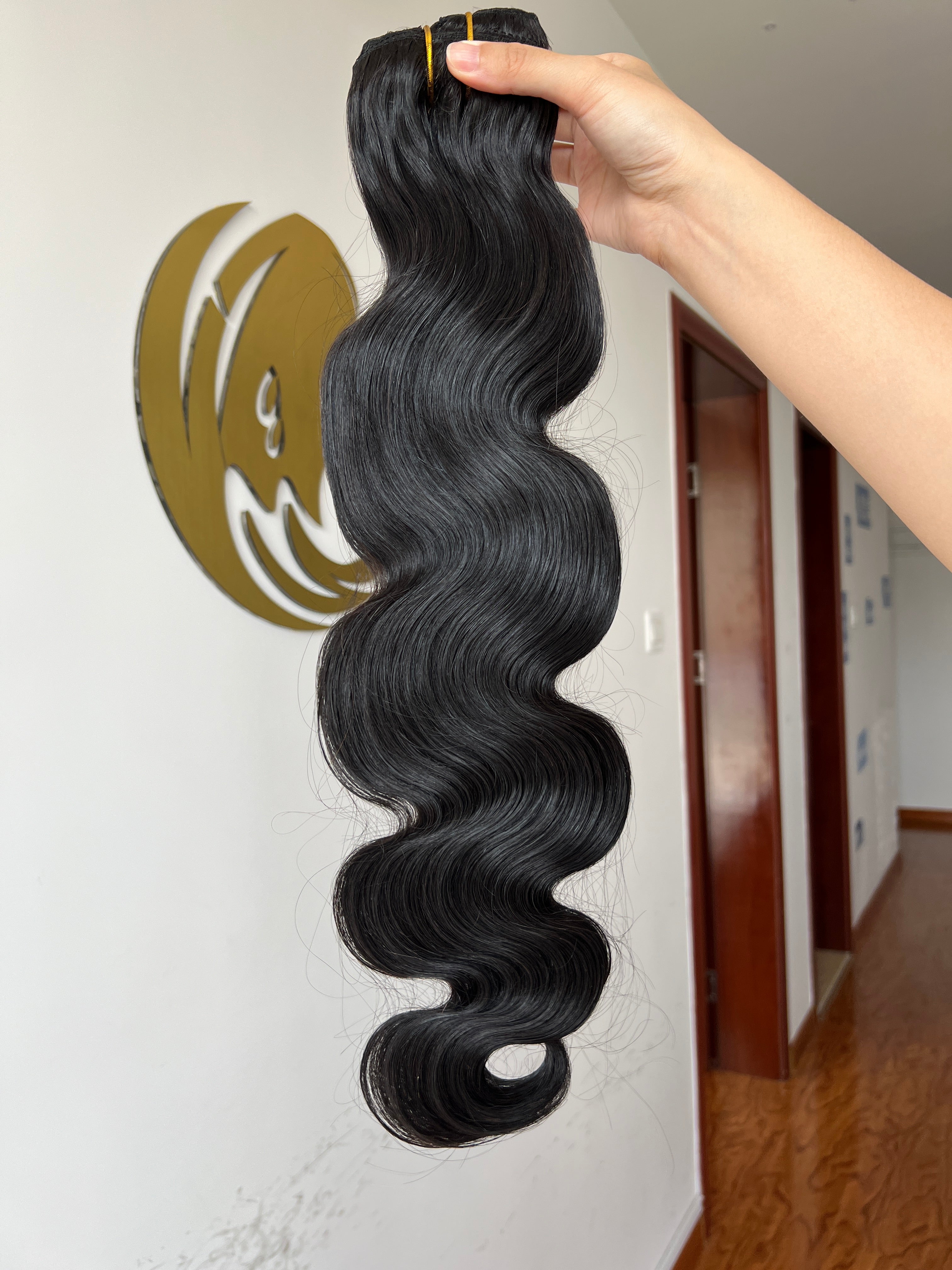 Clip-in Hair Body Wave – Soft & Bouncy, 100% Human Hair