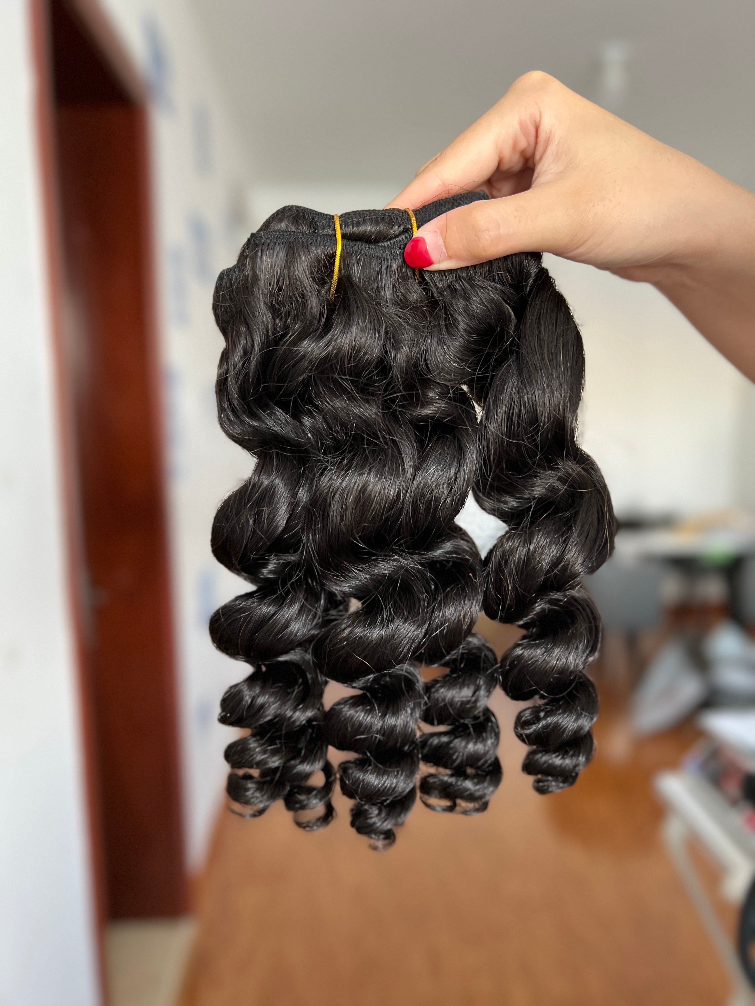 Clip-in Hair Loose Wave – Lightweight & Natural Volume