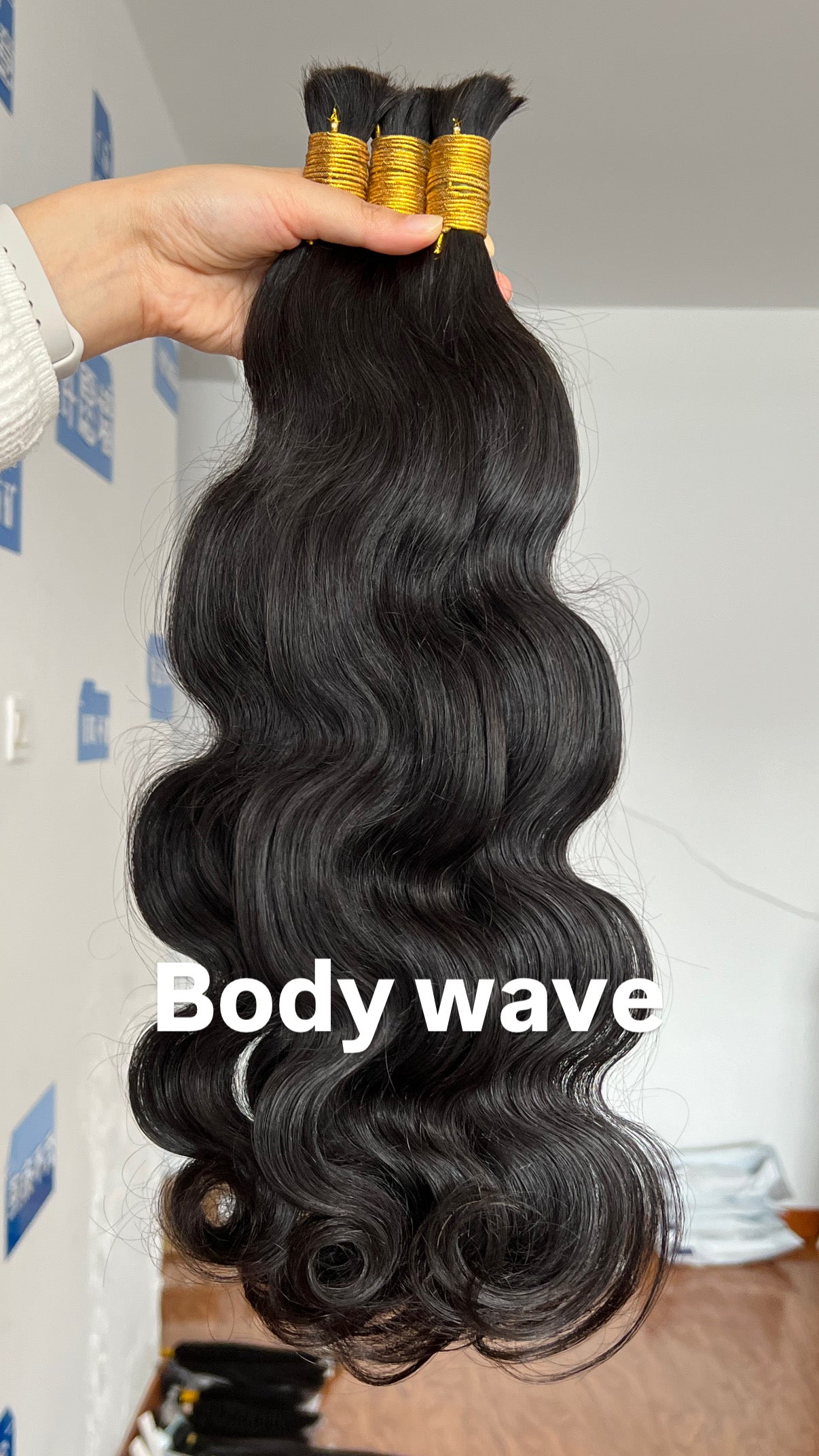 4 packs of #30 Body Wave 18in in Bulk hair - $196 Shipping fee - $30 PayPal fee - $11.3 Total - $237